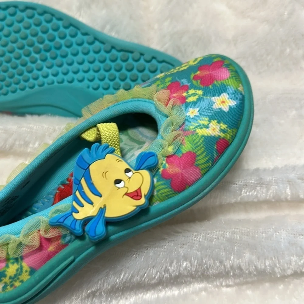 Disney water shoes size 7 little mermaid